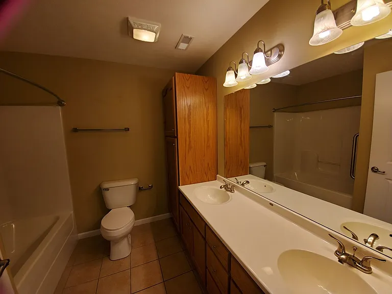 1403 Guardian Pl — Photo 8