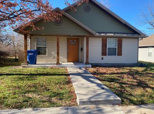 714 Prospect Ave, Webb City, MO 64870