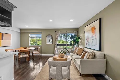 2700 Cahuenga Blvd E #3104 Photo 1