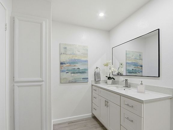 3rd image of 3100 Heather Ridge Dr #3100