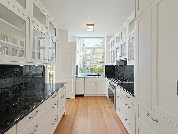 4th image of 15 Central Park W APT 6N