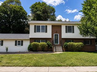 4 Raspberry Dr, Mechanicsburg, PA 17050