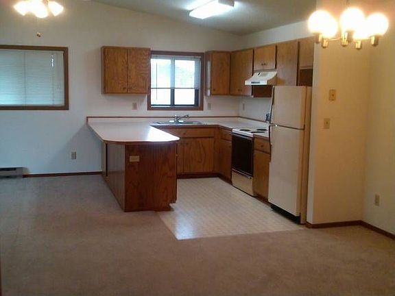 Spacious Dinning