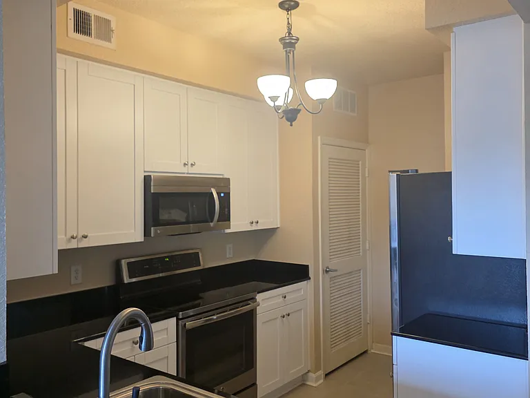 8539 Gate Pkwy W #9301 — Photo 19