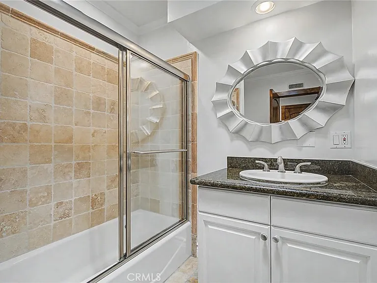 738 N Kenter Ave — Photo 33