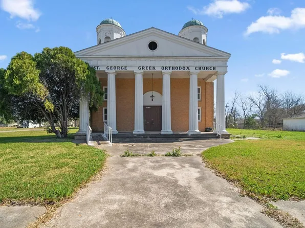 3146 Thomas Blvd, Pt Arthur, TX 77642