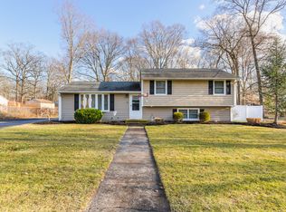20 Blakeslee Rd, Wallingford, CT 06492