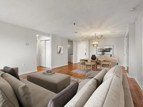 3920 Mystic Valley Pkwy APT 303, Medford, MA 02155
