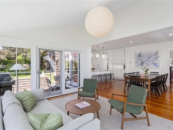 47 Longfellow Rd, Jamestown, RI 02835