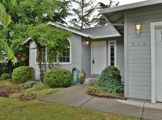 519 C St, Phoenix, OR 97535