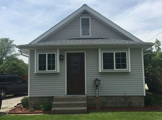 1126 Mambrino Rd, Oregon, OH 43616