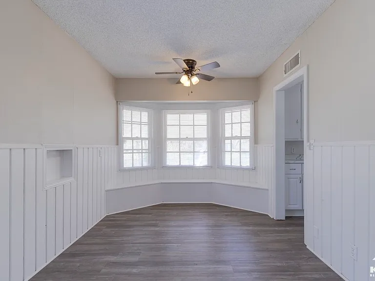 654 N Glendale St — Photo 7