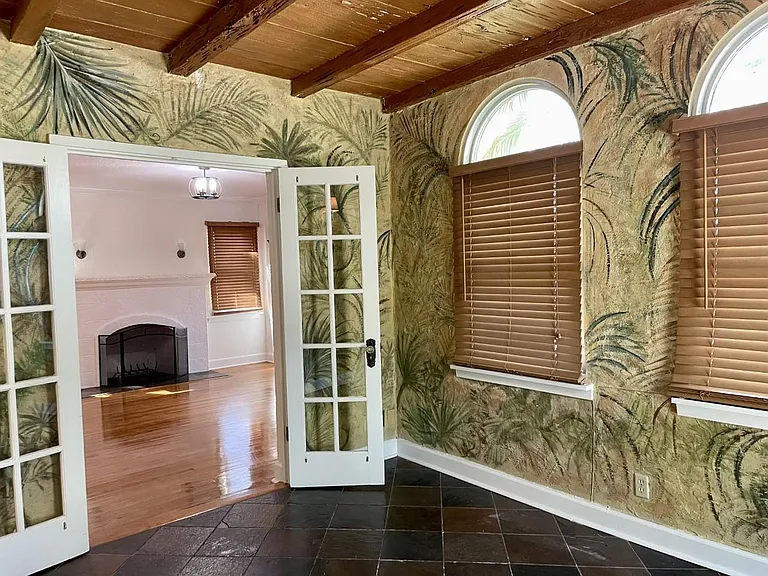 430 Monroe Dr — Photo 5