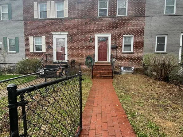 409 Laverne Ave, Alexandria, VA 22305