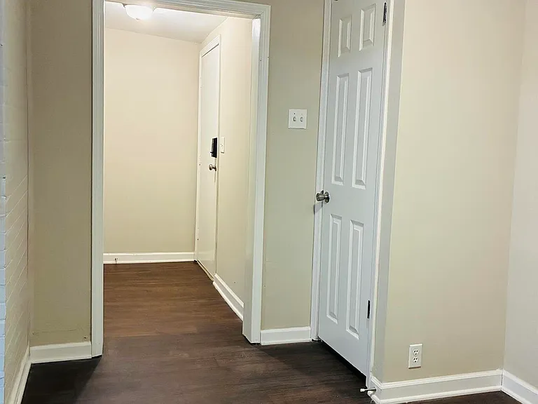 819 Buffalo St — Photo 1