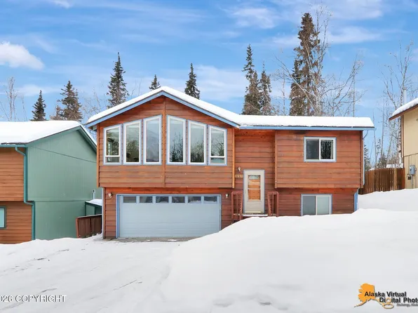8910 Kak Island St, Eagle River, AK 99577