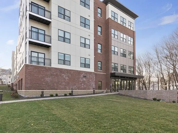 999 Hancock St Unit 203, Quincy, MA 02169