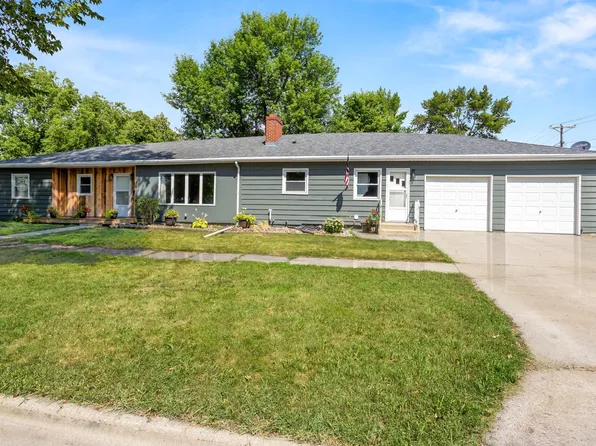 824 4th Ave N, Wahpeton, ND 58075