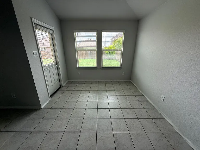 9610 Murandy Dr — Photo 10