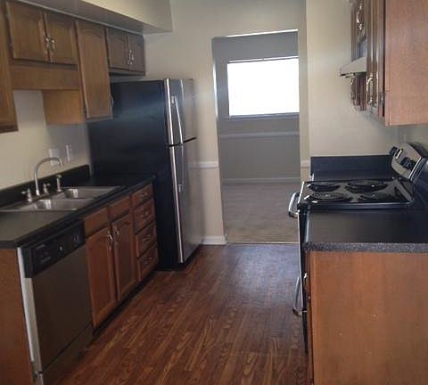 3rd image of 6710 Providence Square Dr APT 331
