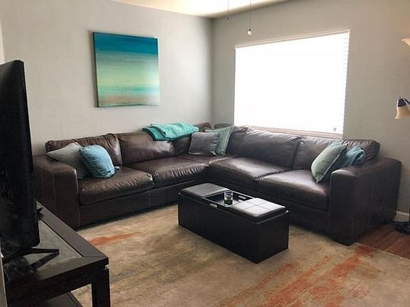 4th image of 3301 W Pearl Ave