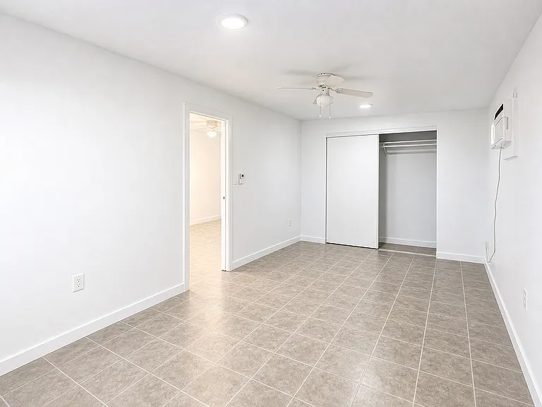 240 1/2 E Beech Ave — Photo 12