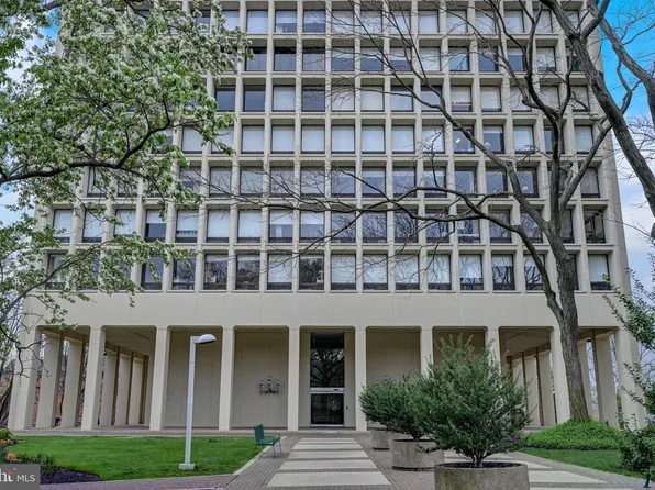 200 Locust St APT 27H, Philadelphia, PA 19106