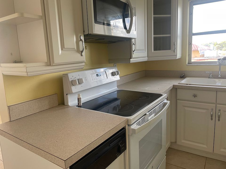 1st image of 3915 S Flagler Dr APT 214