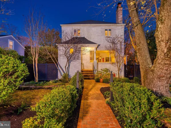 107 S Kensington St, Arlington, VA 22204