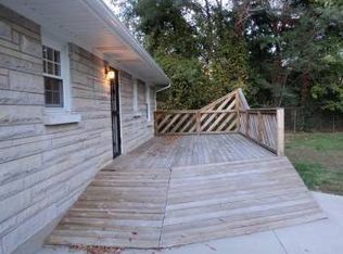 11403 Deering Rd, Louisville, KY 40272