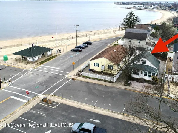 305 Wildwood Avenue, Ocean Gate, NJ 08740