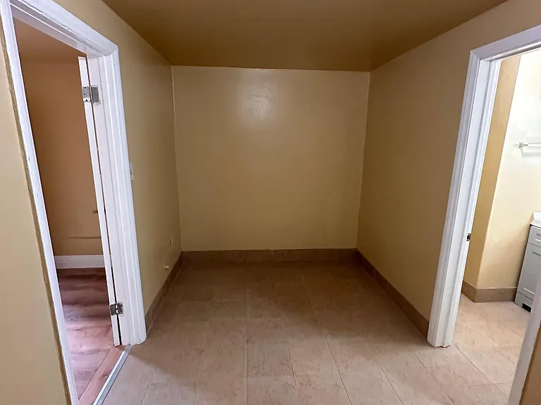 Dining Area w/ Mirrored Closet (not in photo)