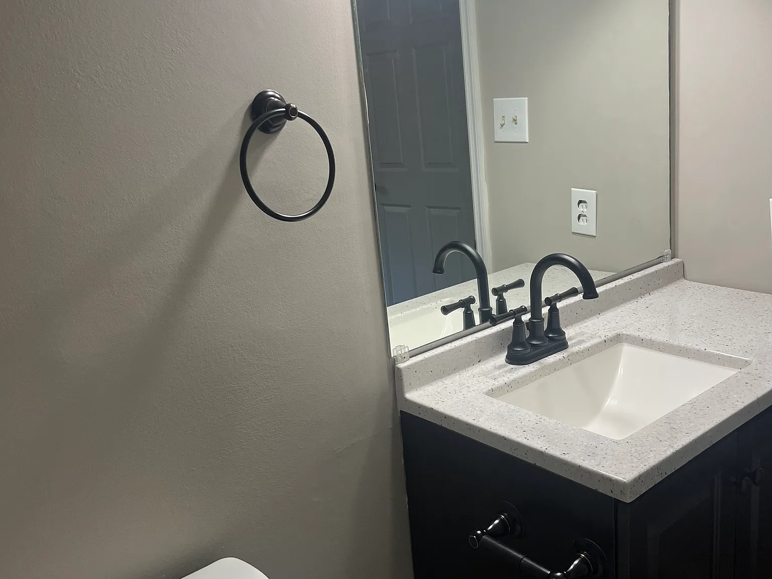 2 bed, 1.5 bath, 1100 sqft, $1,550 — Photo 4