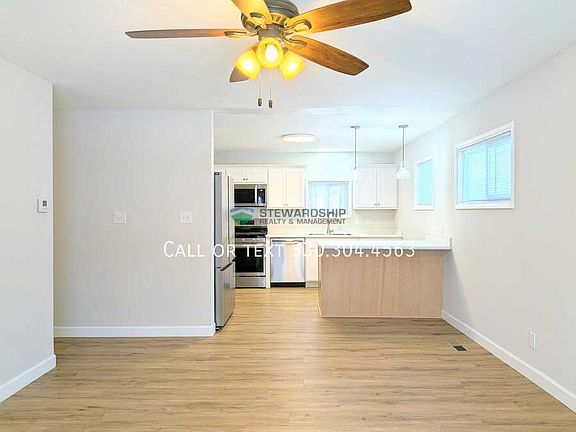 3rd image of 2881 Archwood Pl