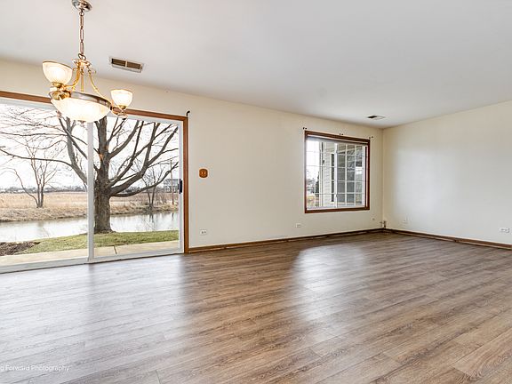 3rd image of 315 Ashbury Ct APT 1
