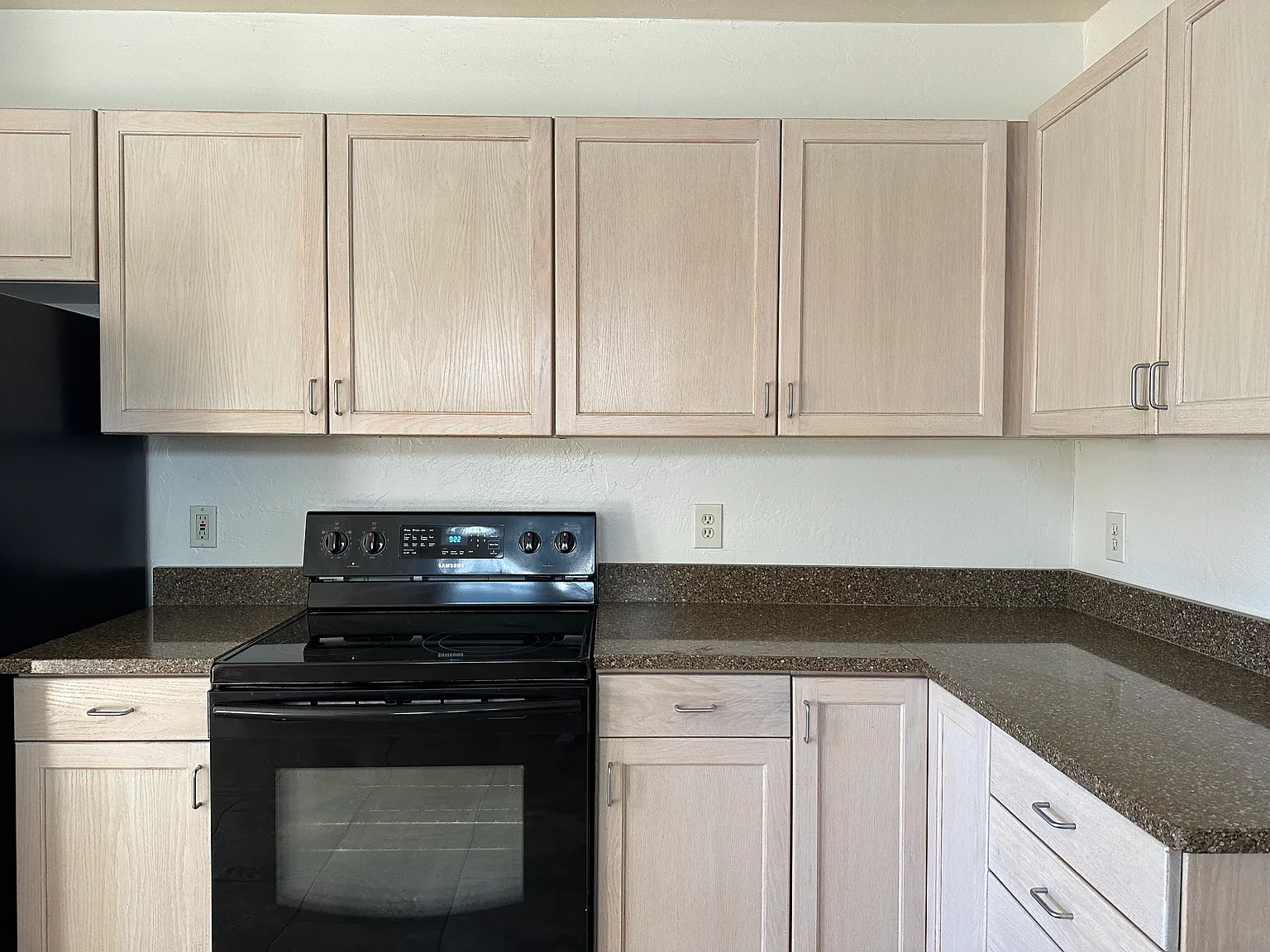 2 bed, 1054 sqft, $3,000 — Photo 3