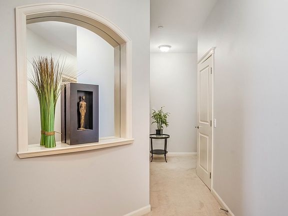 2nd image of 320 32nd St #109