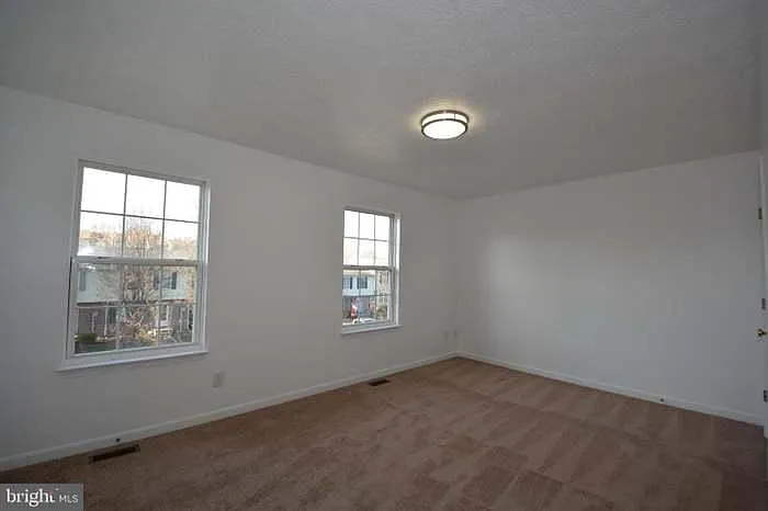 431 Ridgefield Ave — Photo 16