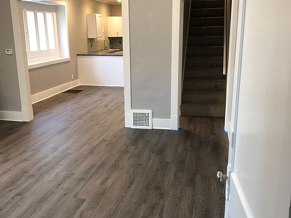 2nd image of 814 College Ave SE