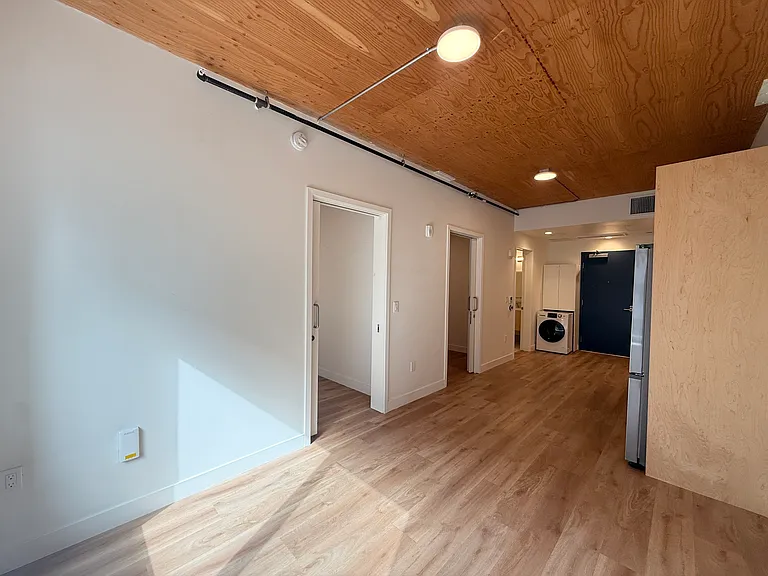 12th Street Apartments — Photo 31