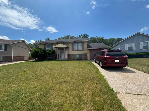 2615 E Guadalupe Cir, East Chicago, IN 46312