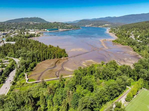 301 Capilano Rd #2202, Pt Moody, BC V3H 0G6