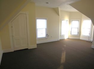 379 Cedar St APT 4, New Bedford, MA 02740