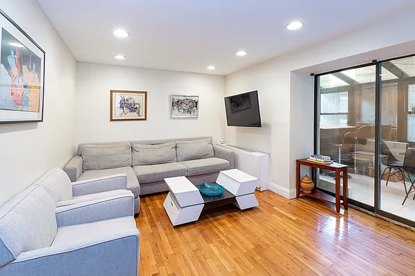 Sold by Compass | media 6