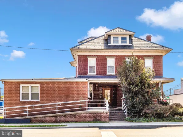704 Oak Hill Ave, Hagerstown, MD 21740