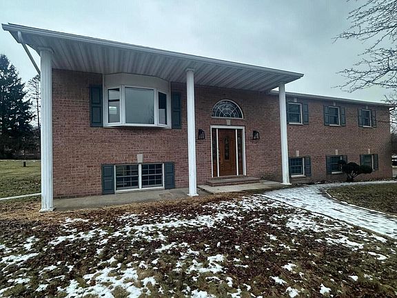 3rd image of 112 Doral Dr