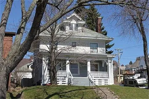 1429 E 4th St