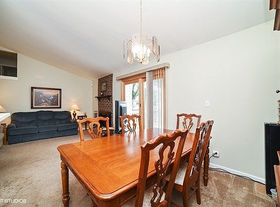 4th image of 300 Rosecrans Ct