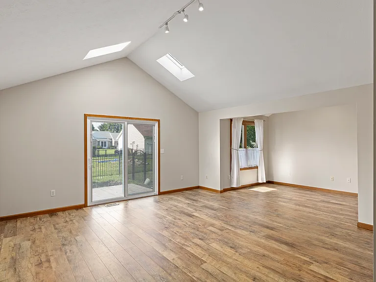 3442 Berkdale Dr — Photo 30