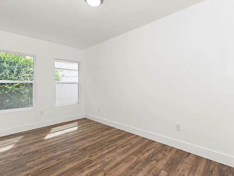 5344 Huntington Dr S #1 — Photo 12